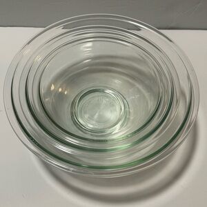 Set of 3 Vintage Pyrex Glass Nesting Mixing Bowls Made in USA